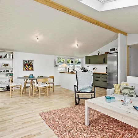 بيت للعطل Beautiful In Dronningmølle