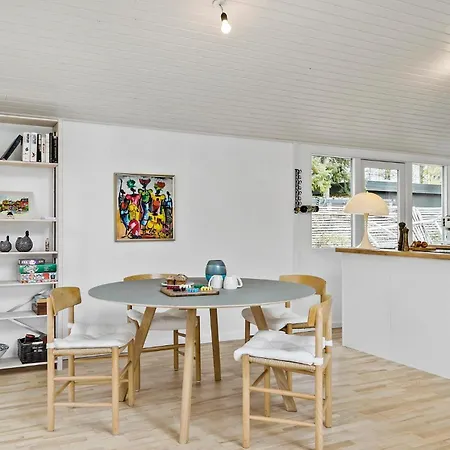 بيت للعطل Beautiful In Dronningmølle